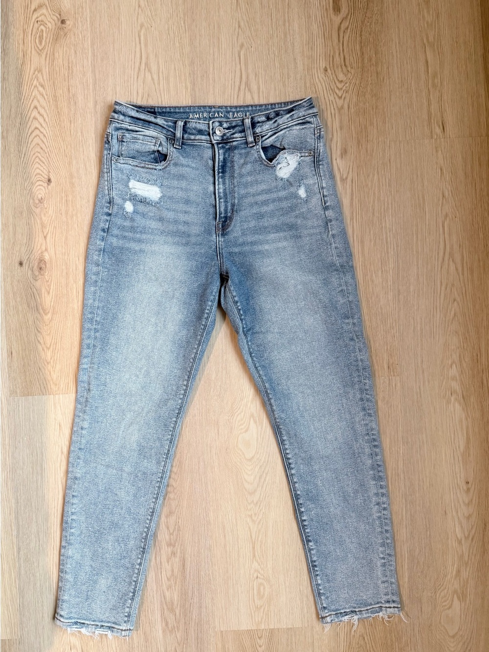 American Eagle Outfitters Light Wash Distressed High-Rise Skinny Jeans